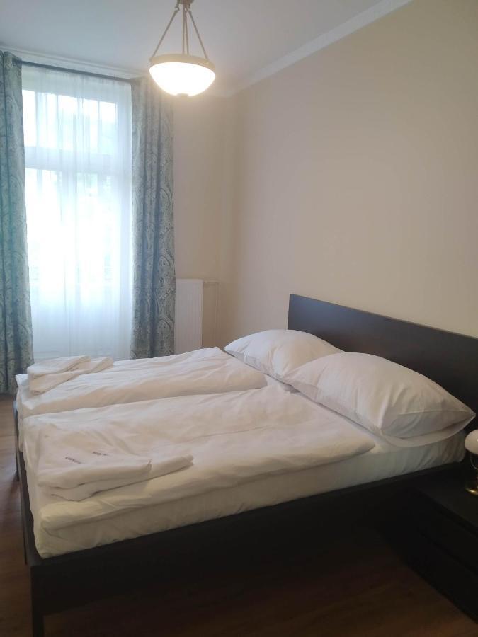 Rezidence Beethoven Apartment การ์โลวีวารี ภายนอก รูปภาพ