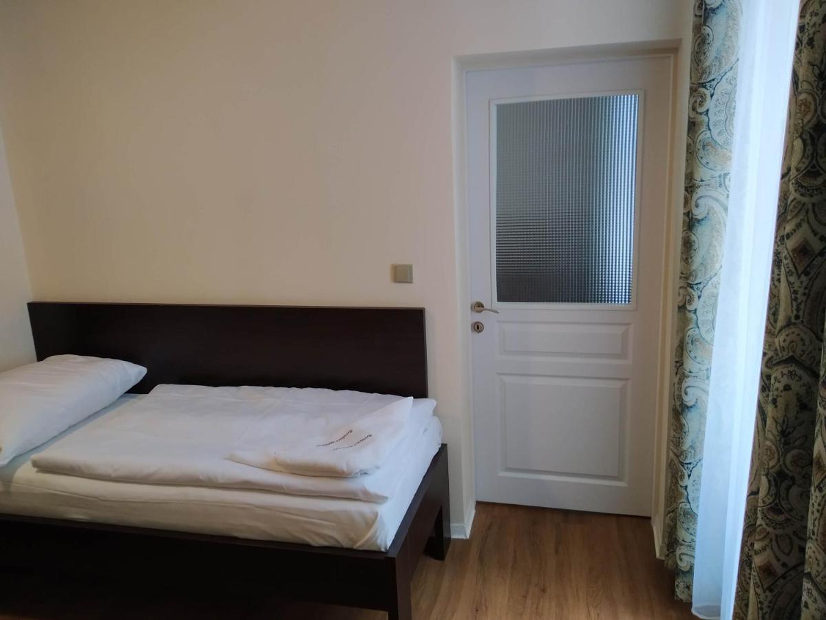 Rezidence Beethoven Apartment การ์โลวีวารี ภายนอก รูปภาพ